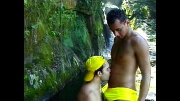 Salvadoreños gay