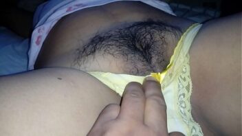 Chicas mostrando su vagina peluda
