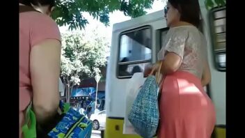 Mujures culonas en la calle