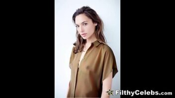 Gal gadot topless