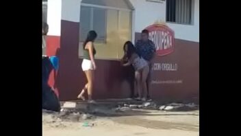 Pelea de mujeres en la calle