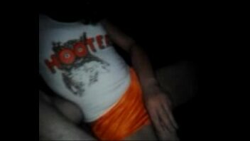 Hooters porm