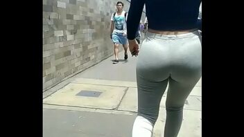 Nalgas ricas en la calle