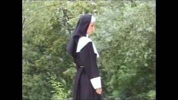 Tríos monjas xxx