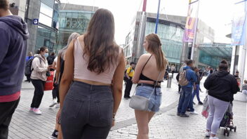 Candid ass in jeans