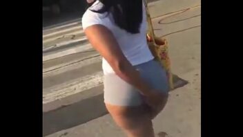 Mujer propone haser video porno en la calle