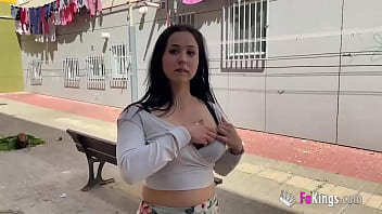 Joven nenita gosando del orgasmo